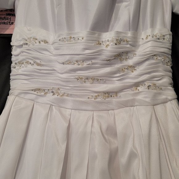 Wedding Dress - Princess, White, Taffeta, Size 6 - Picture 4 of 8